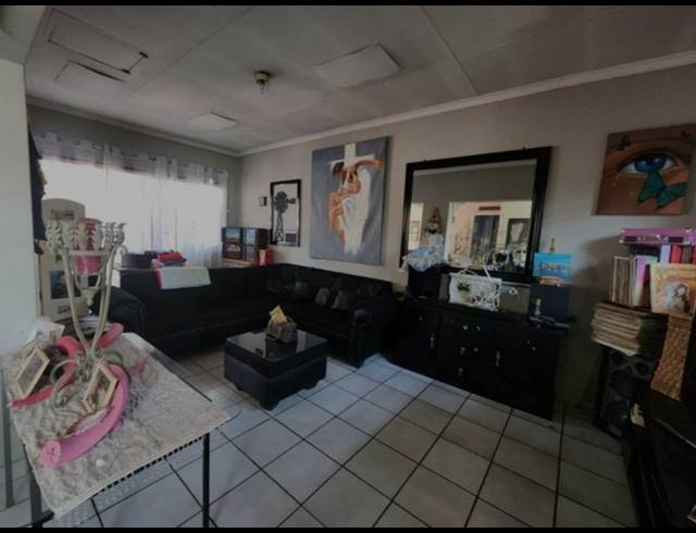 4 BEDROOM HOUSE FOR SALE IN BOOYSENS